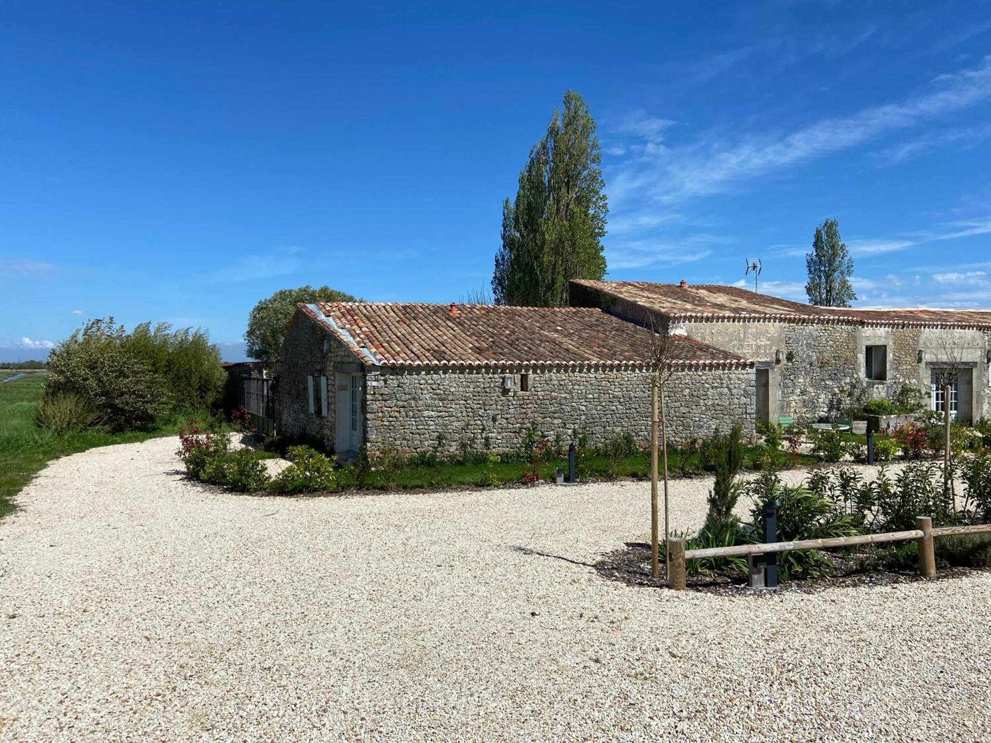 Chateau De Feusse Saint-Just-Luzac Exterior photo